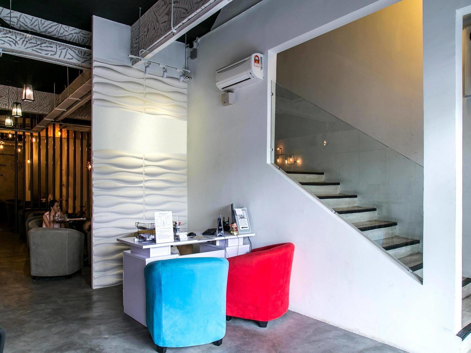 Oyo 220 Hotel Sri Maluri Kuala Lumpur Exterior photo