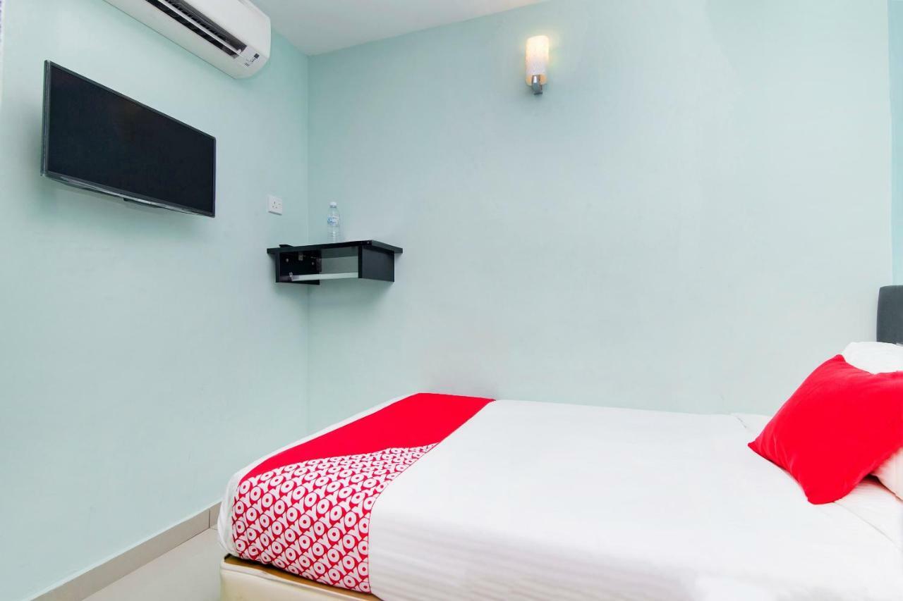 Oyo 220 Hotel Sri Maluri Kuala Lumpur Exterior photo