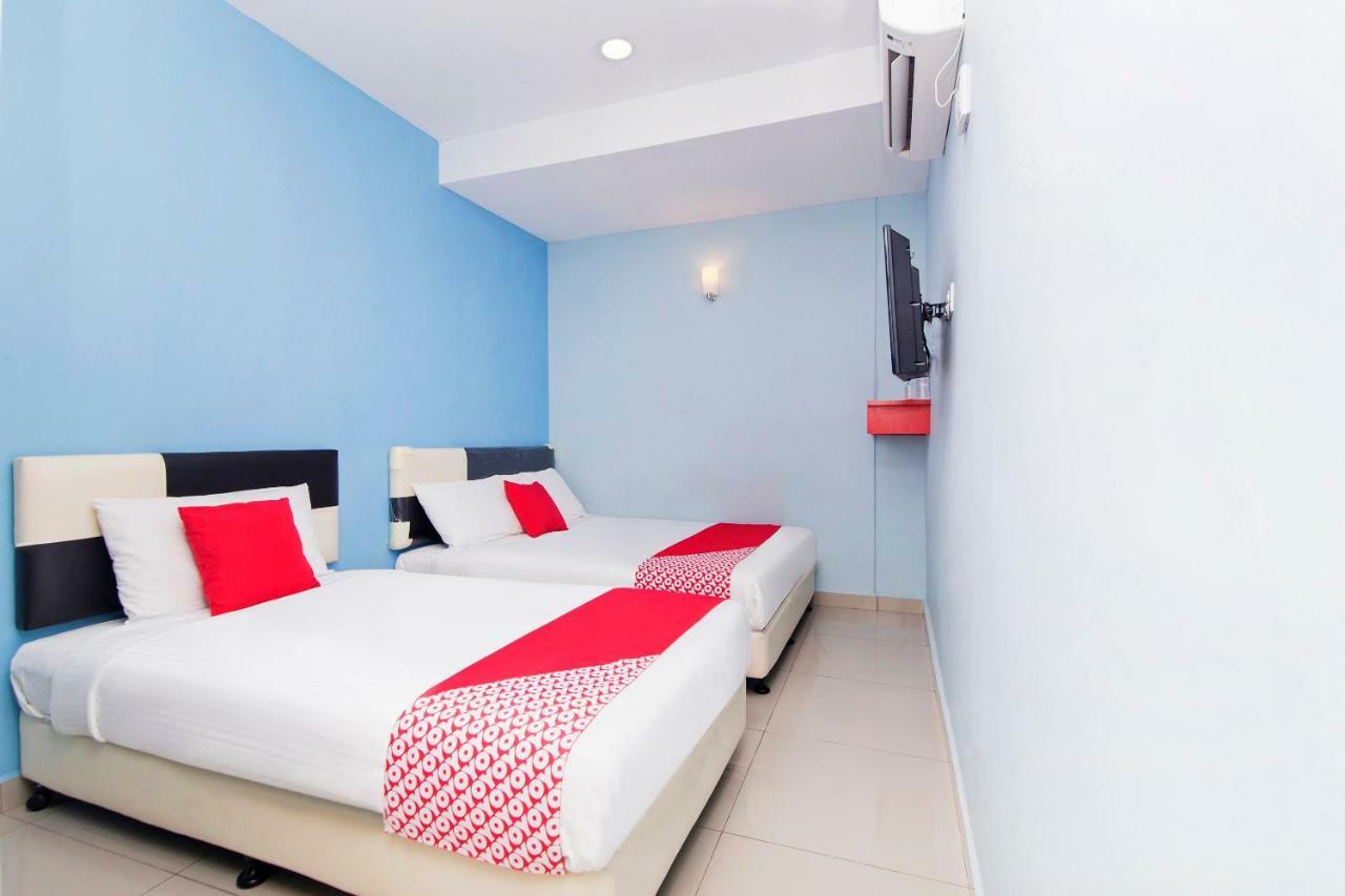 Oyo 220 Hotel Sri Maluri Kuala Lumpur Exterior photo