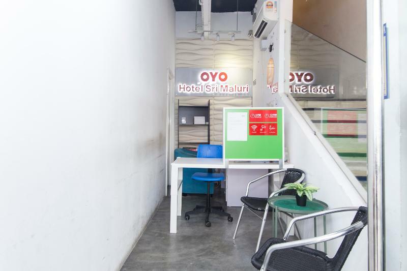 Oyo 220 Hotel Sri Maluri Kuala Lumpur Exterior photo