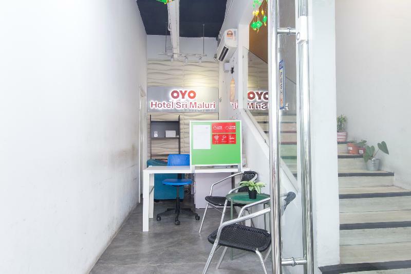 Oyo 220 Hotel Sri Maluri Kuala Lumpur Exterior photo