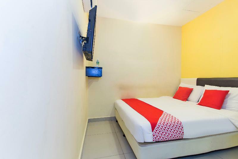 Oyo 220 Hotel Sri Maluri Kuala Lumpur Exterior photo